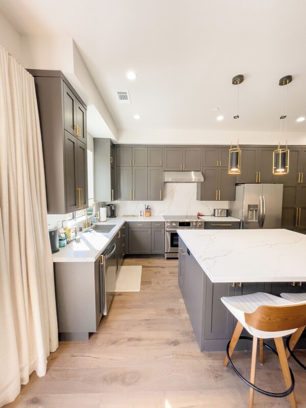 Microwave, oven, stovetop, dishwasher