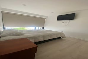 2 bedrooms, free WiFi, bed sheets, wheelchair access