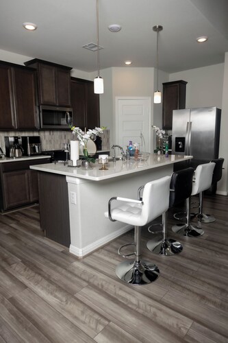 Charming 1-bedroom in a House in delightful Richmond, TX w/Private Bath
