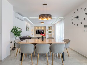 Dining - Golden strings by Interhome (Kaštela)