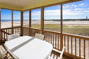 Outdoor dining - Bluefish | Cozy Buxton Getaway w/ Ocean View (Buxton)