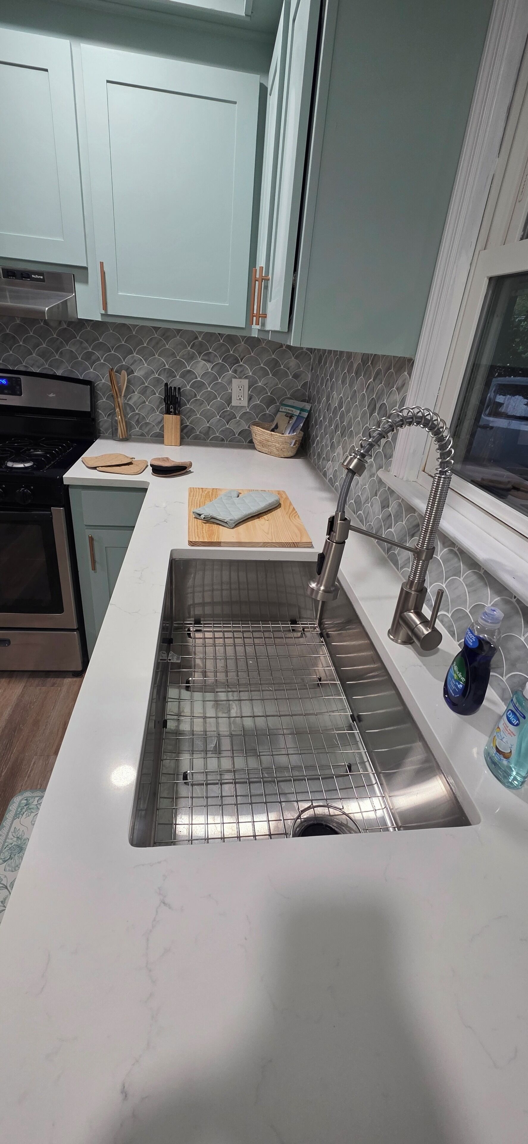 Mikroaaltouuni, uuni, liesi, astianpesukone