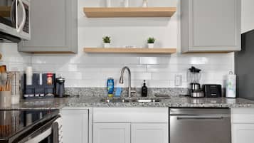 微波炉、烤箱、炉灶、洗碗机