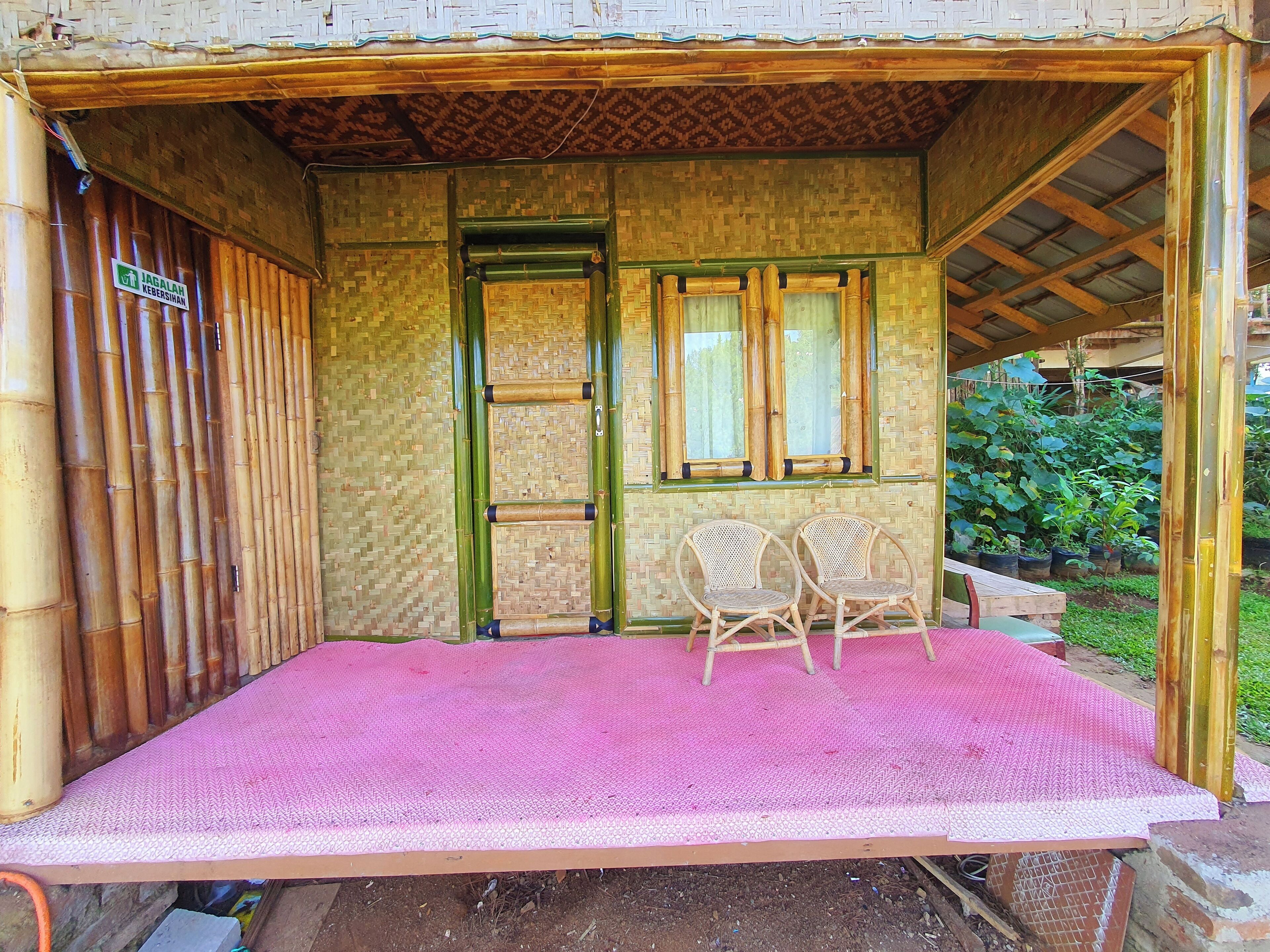 Bungalow junior, patio, vista a la montaña | Ropa de cama de alta calidad, wifi gratis y ropa de cama 