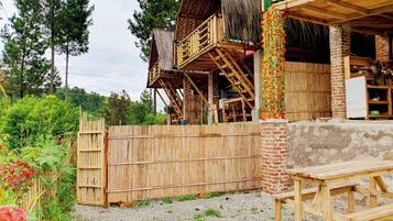 Premium bedding, free WiFi, bed sheets