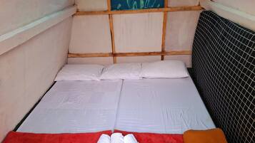 Romantische Ferienhütte, Terrasse, Bergblick | Zimmerausstattung