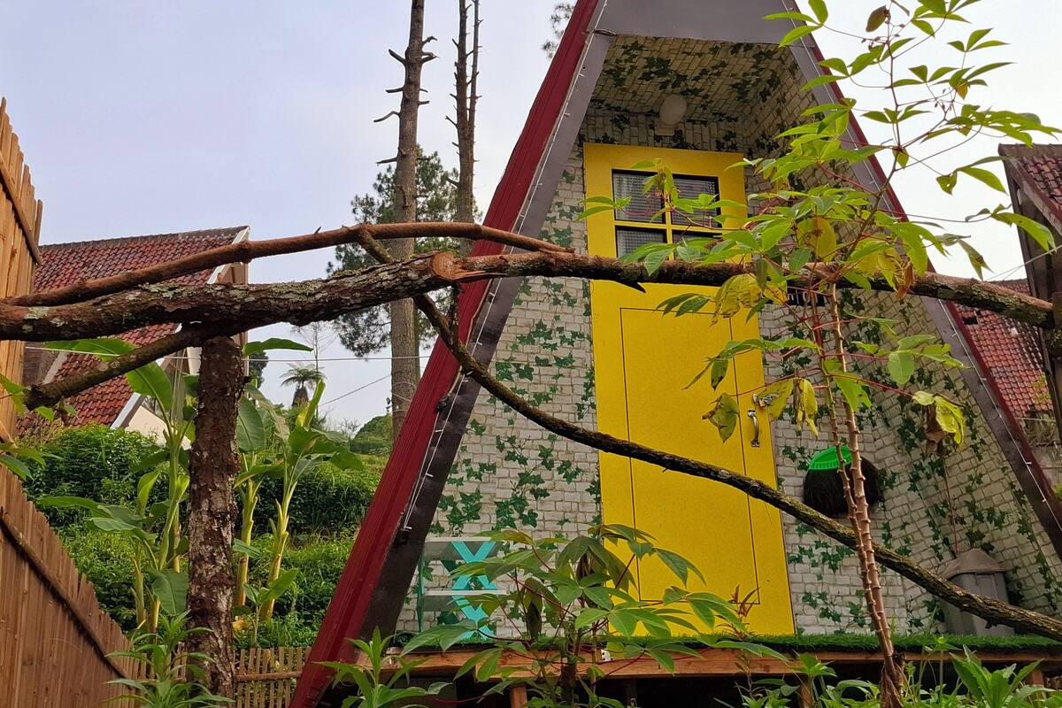 Cabaña romántica, patio, vista a la montaña | Ropa de cama de alta calidad, wifi gratis y ropa de cama