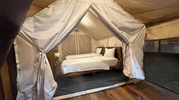 Luxury Tent, Mountain View | Blackout drapes