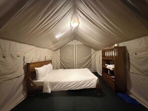 Luxury Tent, Mountain View | Blackout curtains - Cay Sao Beach Glamping Phu Quoc (Phu Quoc)