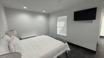 1 bedroom, internet, bed sheets