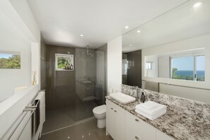 Dusche, Handtücher, Seife, Toilettenpapier