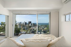 4 habitaciones, escritorio, tabla de planchar con plancha y wifi gratis 