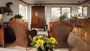 Interior - Muir Beach's Haiku House with Dramatic Ocean Views and Easy Beach Access (Muir Beach)