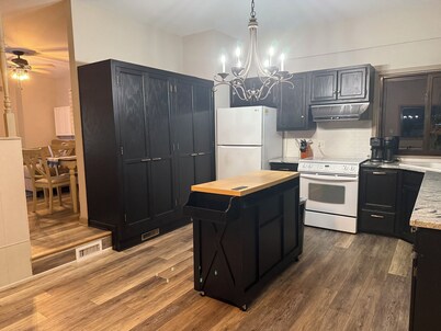 Lakeside 3 bedroom retreat with game room, hot tub and kayaks