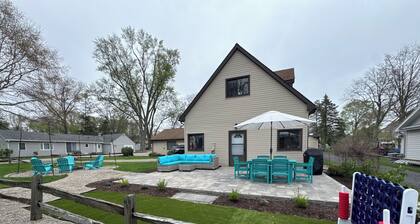 Lakeside 3 bedroom retreat with game room, hot tub and kayaks