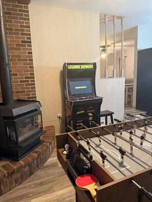 Games room - Lakeside 3 bedroom retreat with game room, hot tub and kayaks (Commerce township)