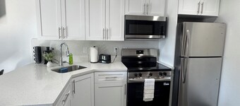 Clewiston Comfort #4 – Stylish 1BR Hideaway