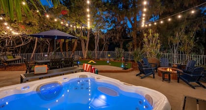 Helix castle Luxury Getaway | Game Room | Hot Tubs