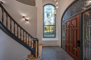 Interior - Helix castle Luxury Getaway | Game Room | Hot Tubs (La Mesa)