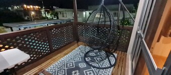 Elegant Spacious 3 BRM Apartment Pool WIFI Balcony