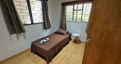 Elegant Spacious 3 BRM Apartment Pool WIFI Balcony