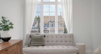 Cedar and Sky Muskoka | Stylish and Cozy Getaway