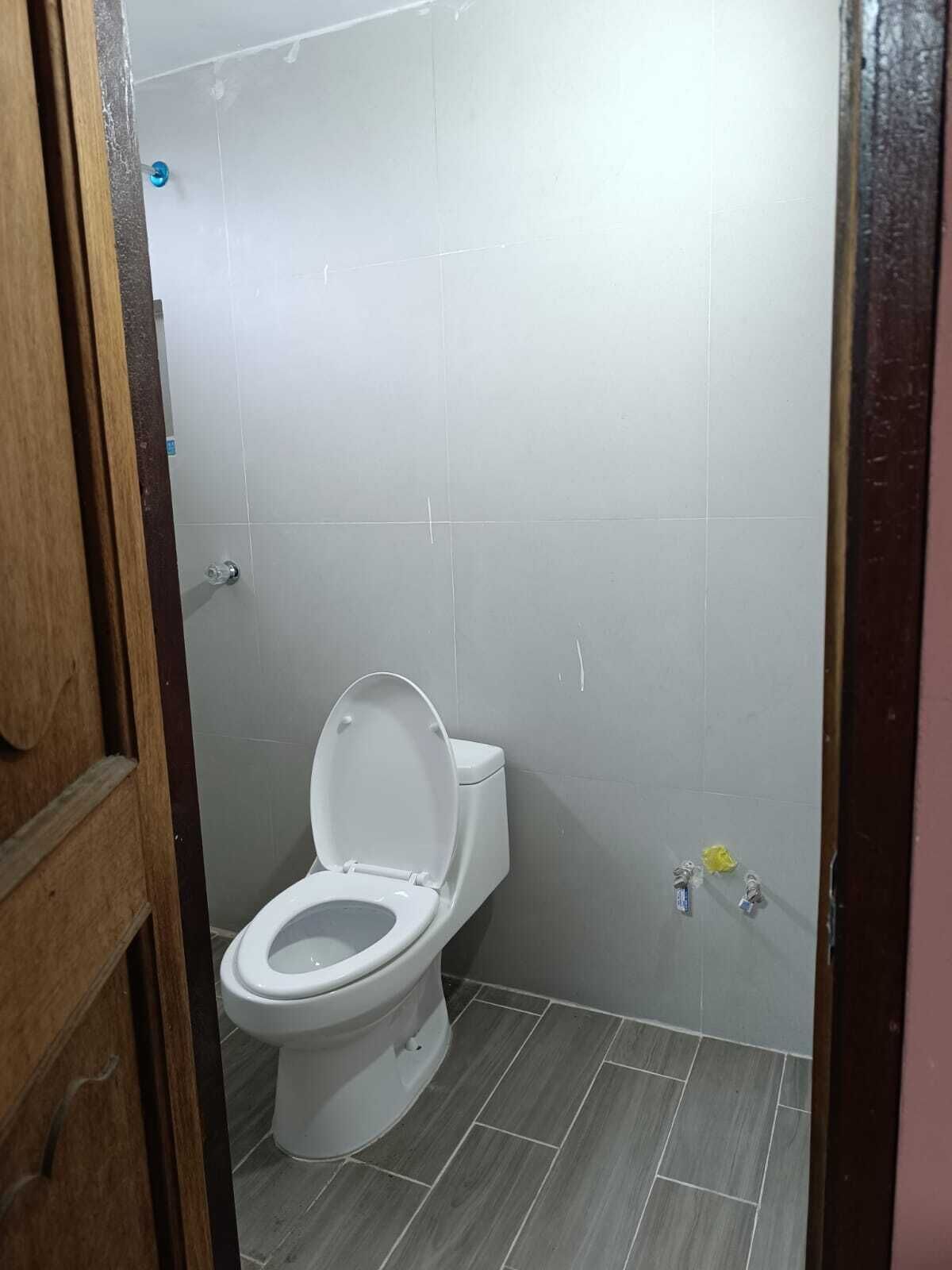 Toallas, jabón y papel higiénico