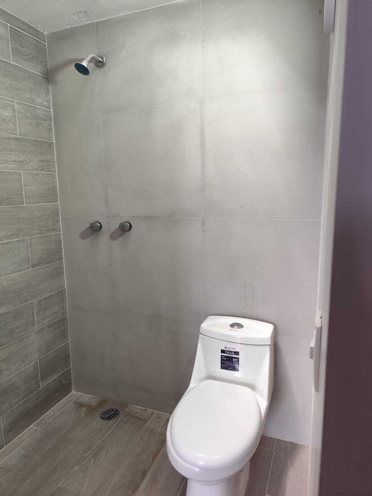 Pyyhkeet, saippua, vessapaperi