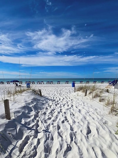 W Milton 15 min to downtown PCola and beaches