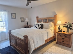 2 habitaciones, tabla de planchar con plancha, wifi y ropa de cama 