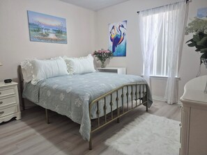 2 habitaciones, tabla de planchar con plancha, wifi y ropa de cama 