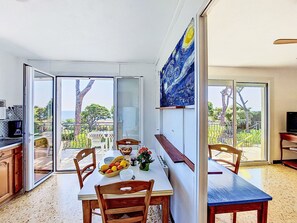 Dining - Boudi..ou by Interhome (Anthéor)