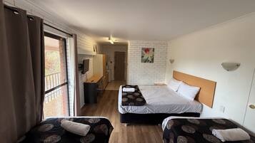 Quadruple Room, Balcony | Desk, iron/ironing board, free WiFi