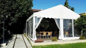 Outdoor dining - Budget Motel Midland (Midland)
