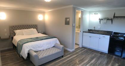 All-inclusive studio apartment with utilities included-Unit 8