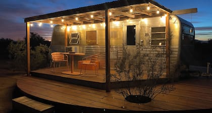 Groovy Glamper in the Sonoran Desert with AC