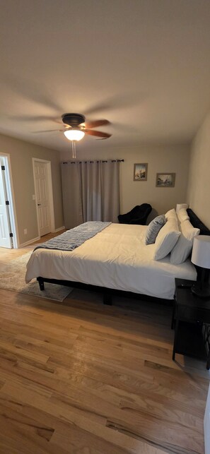 4 bedrooms, iron/ironing board, WiFi, bed sheets - Welcome to the Nexton Nest! (Summerville)