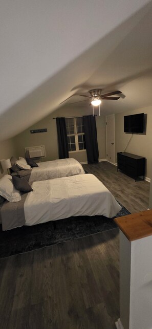 4 slaapkamers, een strijkplank/strijkijzer, wifi, beddengoed