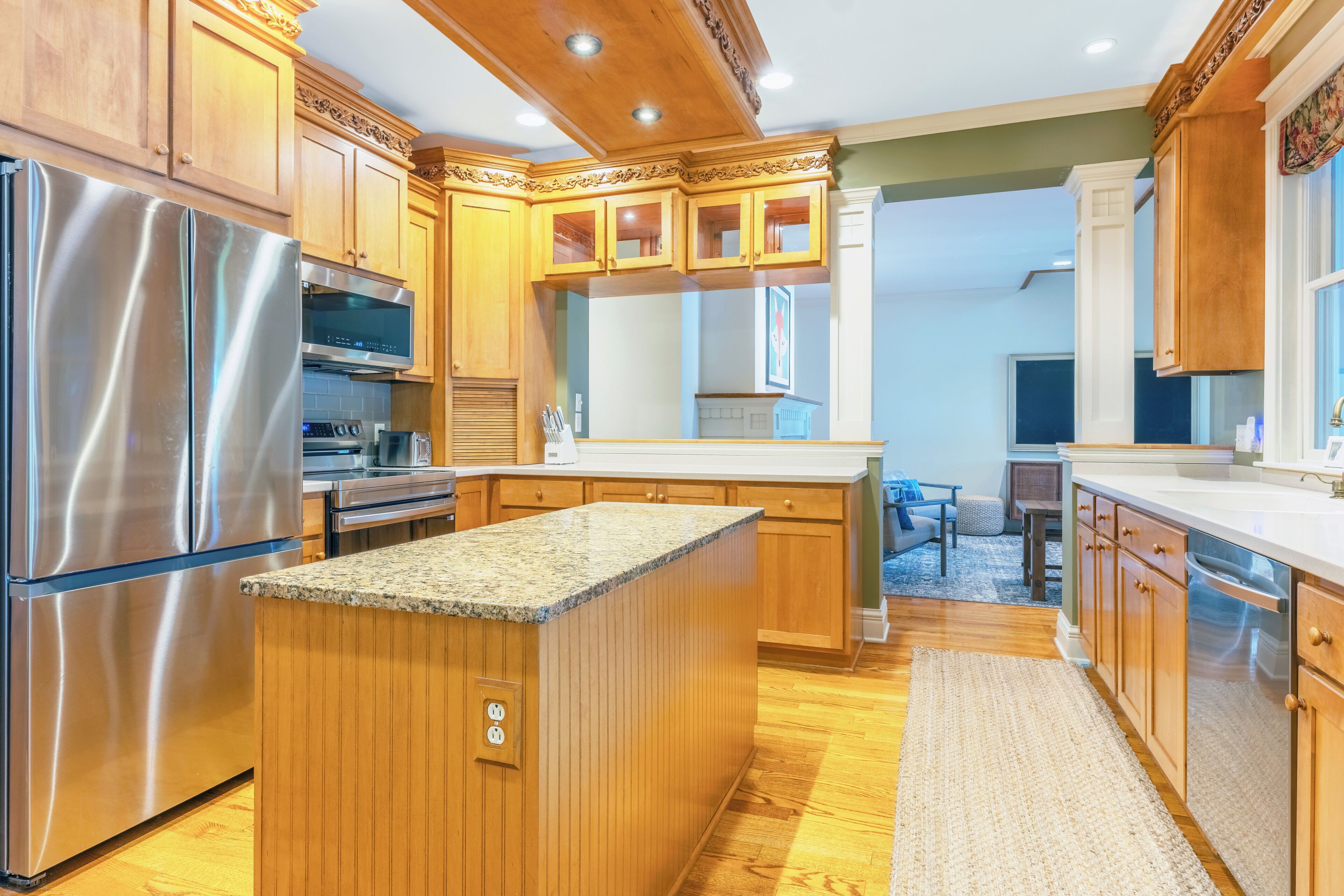 冰箱、微波炉、烤箱、炉灶