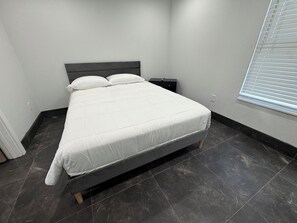 1 quarto, acesso à internet, roupa de cama