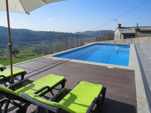 Pool - Casa do Tojal - A refuge in the Minho mountains (Igreja)