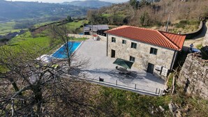 Exterior - Casa do Tojal - A refuge in the Minho mountains (Igreja)