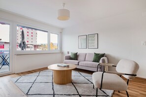 Fernseher, Stereoanlage