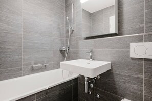 Hair dryer, towels - Blueground | Dietikon, balcony, nr Park (Zurich)