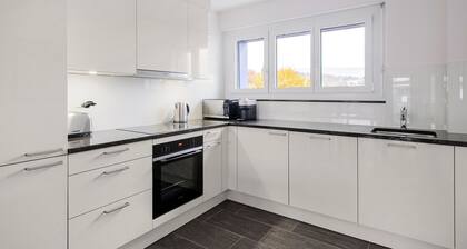 Blueground | Dietikon, balcony, nr Park