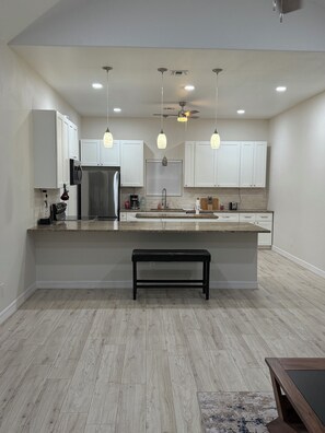 Microwave, oven, stovetop, dishwasher - Beautiful New Build 3-bedroom Home in Peaceful area Rockport. A/C and Boat Space (Rockport)