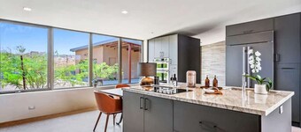 Paradise Canyon-3 Estates+Casita w/Horse Stables
