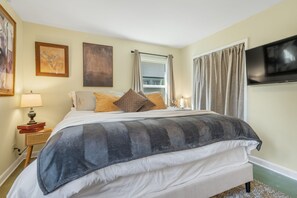 2 quartos, ferros/tábuas de passar roupa, Wi-Fi, roupa de cama