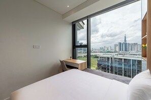 Cortinas blackout, tabla de planchar con plancha y wifi gratis