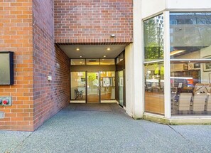 تفاصيل الفندق من الخارج